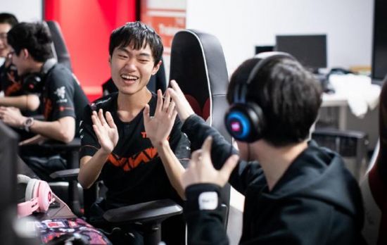 风暴英雄热度不高的深层原因分析